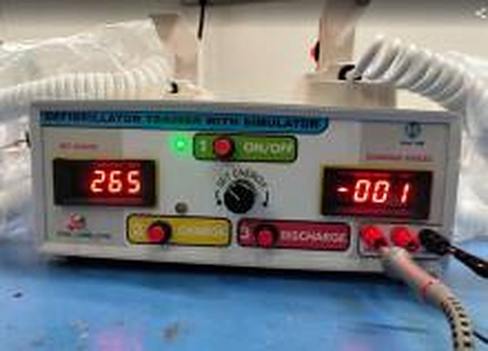 Defibrillator Demo & Simulator